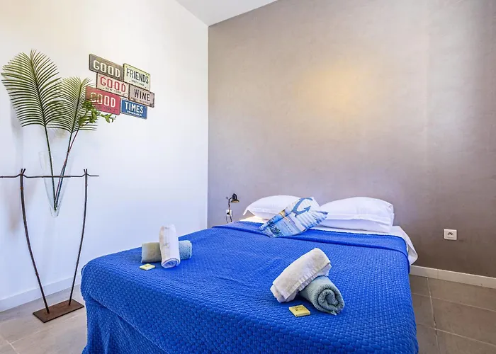My Casa - Guisol - Typical 3 Bedroom Ac Near Port דירה