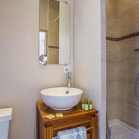 Guisol - Typical 3 Bedroom Ac Near Port Nizza