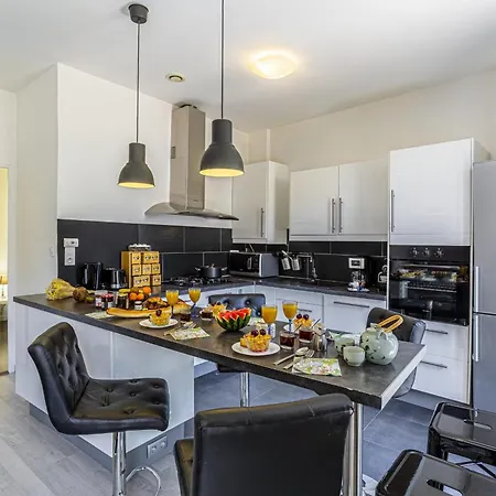 Guisol - Typical 3 Bedroom Ac Near Port Nizza