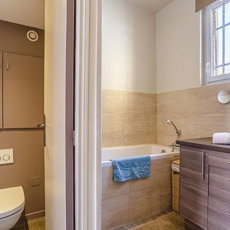 Guisol - Typical 3 Bedroom Ac Near Port * Nizza