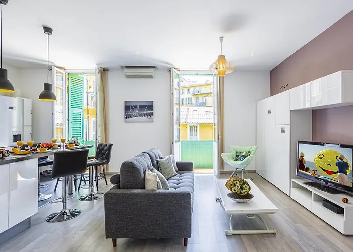 Appartement My Casa - Guisol - Typical 3 Bedroom Ac Near Port