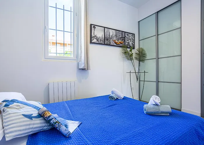 Апартаменты My Casa - Guisol - Typical 3 Bedroom Ac Near Port Ницца