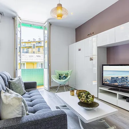 아파트 Guisol - Typical 3 Bedroom Ac Near Port *